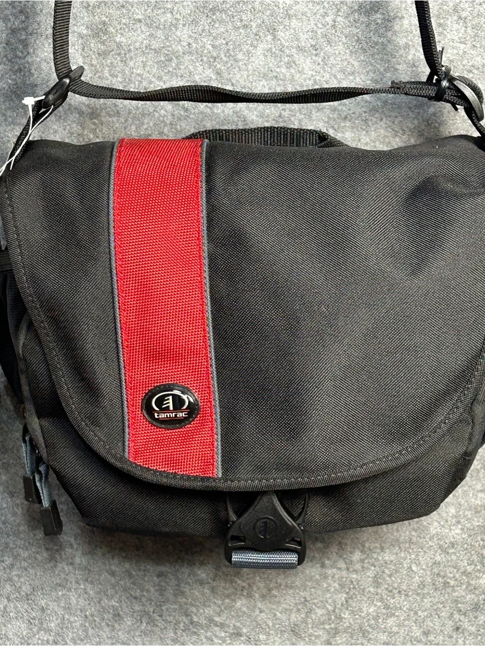 Tamrac Rally 4 Camera Shoulder Bag Black Red Padded Gear Case W/Dividers New